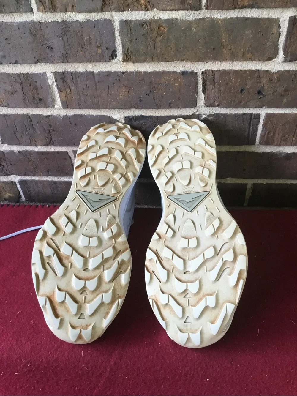 GORE-TEX Women's Running Shoe in Off-White/Cream